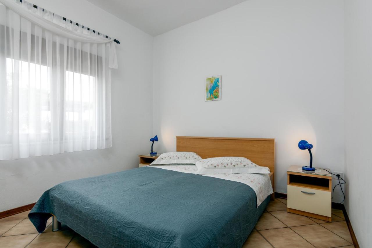 Family Friendly Apartments With A Swimming Pool Valbandon, Fazana - 2201 Štinjan Exteriér fotografie